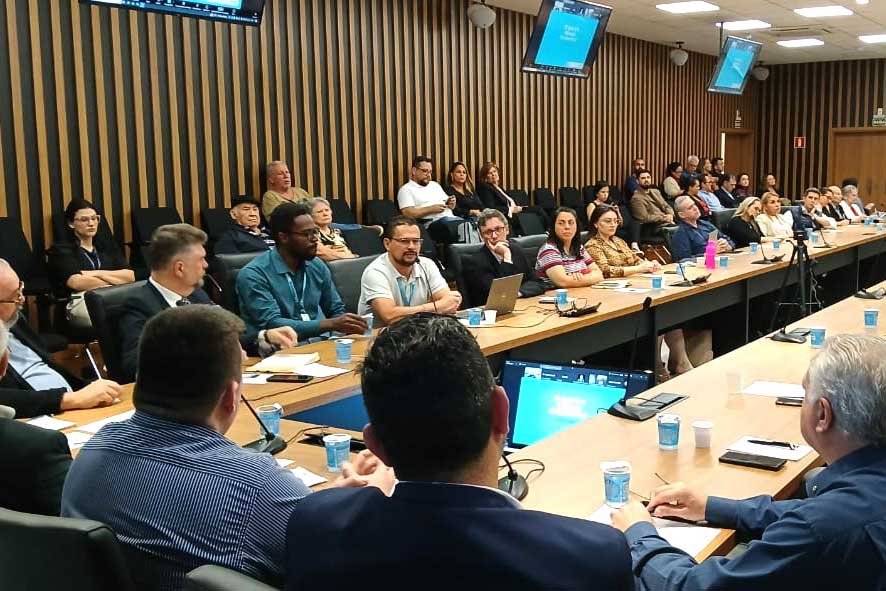 Itaipu Parquetec faz balanço de ações em plenária do Codefoz