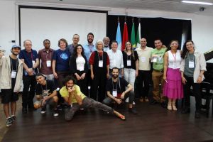 Livro reunirá 55 autores para contar a história do movimento poliglota no Brasil e no Sul Global