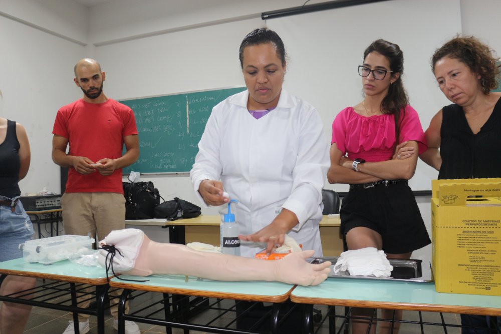 especialização em enfermagem na Unioeste aulas práticas