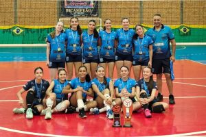 Sub-15 do vôlei feminino de Foz conquista ouro na Copa Amizade