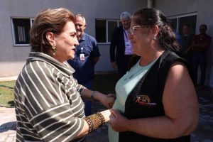 Ministra visita obra apoiada pela Itaipu para acolhimento de mulheres com dependência química