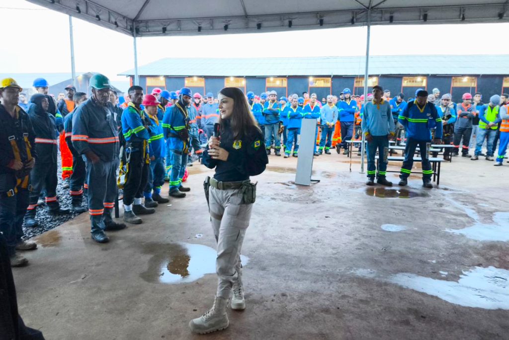 PRF promove educação no trânsito em Foz do Iguaçu