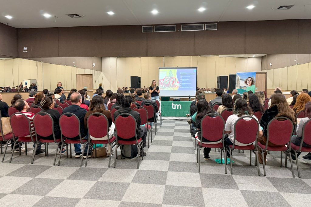 1ª Feira do Intercâmbio supera expectativas em Foz do Iguaçu