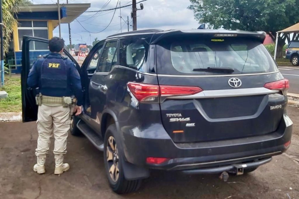 PRF recupera três Hilux furtadas em menos de 12 horas no oeste do Paraná