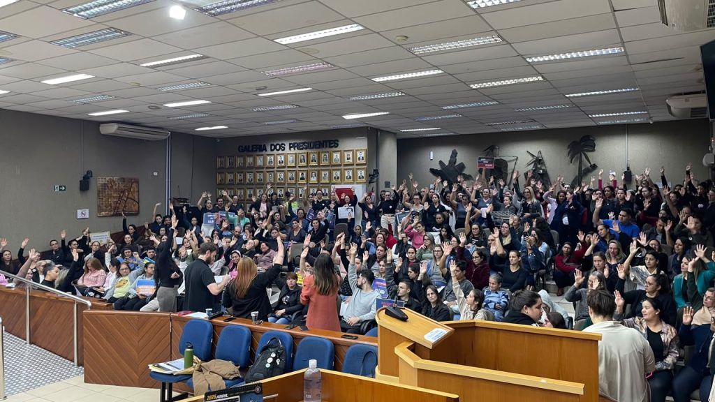 Aumenta o alerta: profissionais da Educação rejeitam novamente parcelamento do reajuste salarial