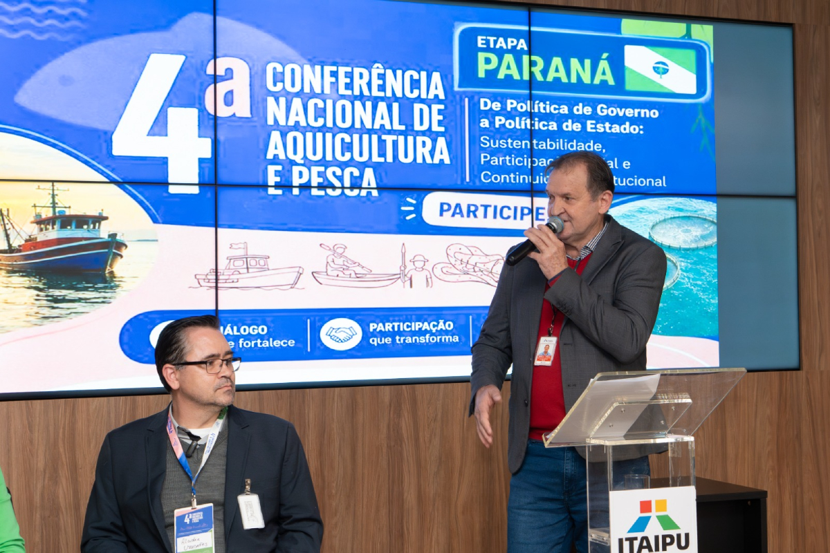 Gilmar Secco, superintendente de Gestão Ambiental da empresa (à direita).