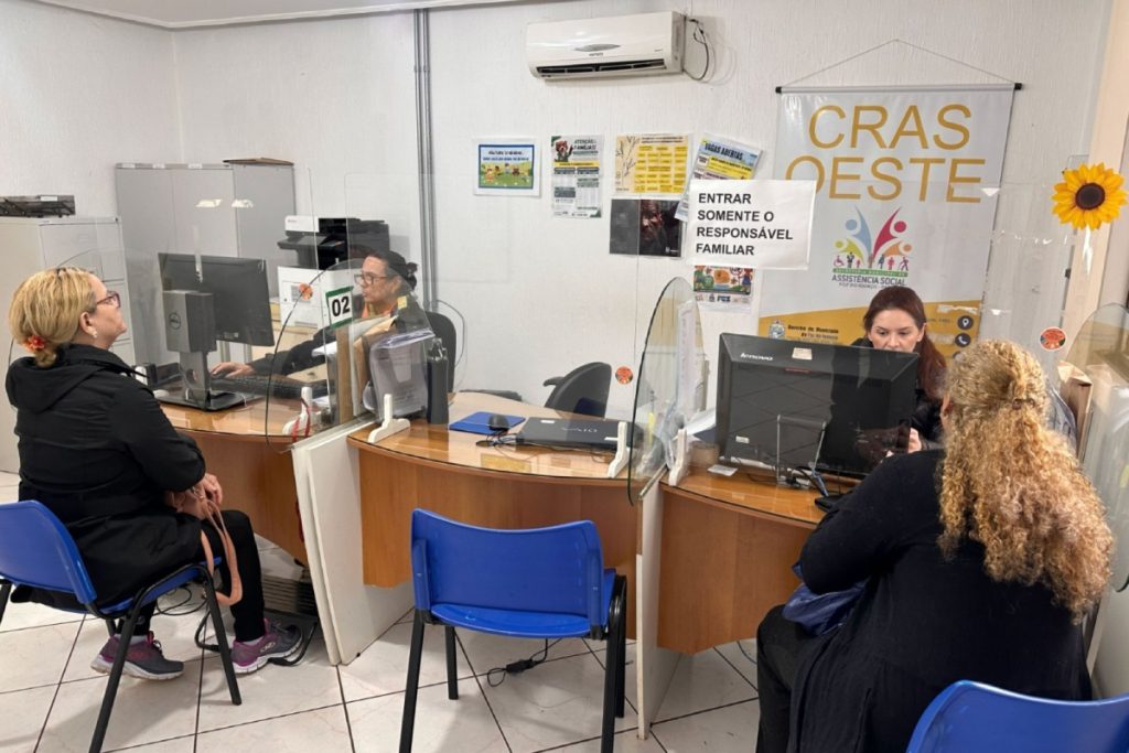Requerimento solicita esclarecimentos sobre filas e atendimento do Cadastro Único em Foz