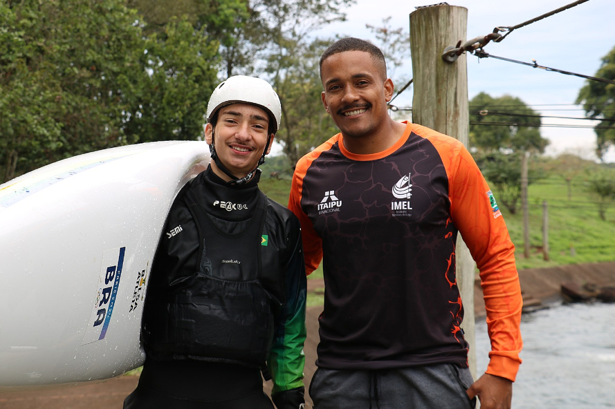Gerson e o técnico, William Oliveira.
