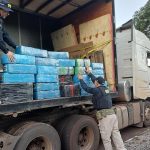 PRF prende caminhoneiro drogado e apreende quase 2 toneladas de maconha no Paraná