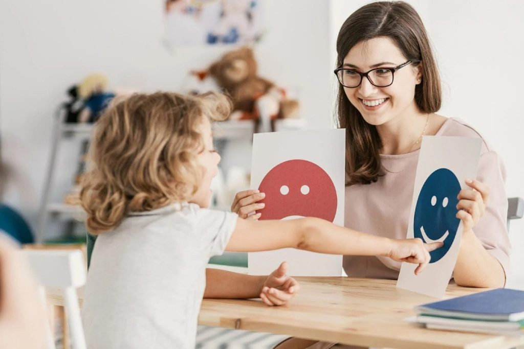 Nova lei cria Programa de Inteligência Emocional para fortalecer a saúde mental nas escolas públicas de Foz