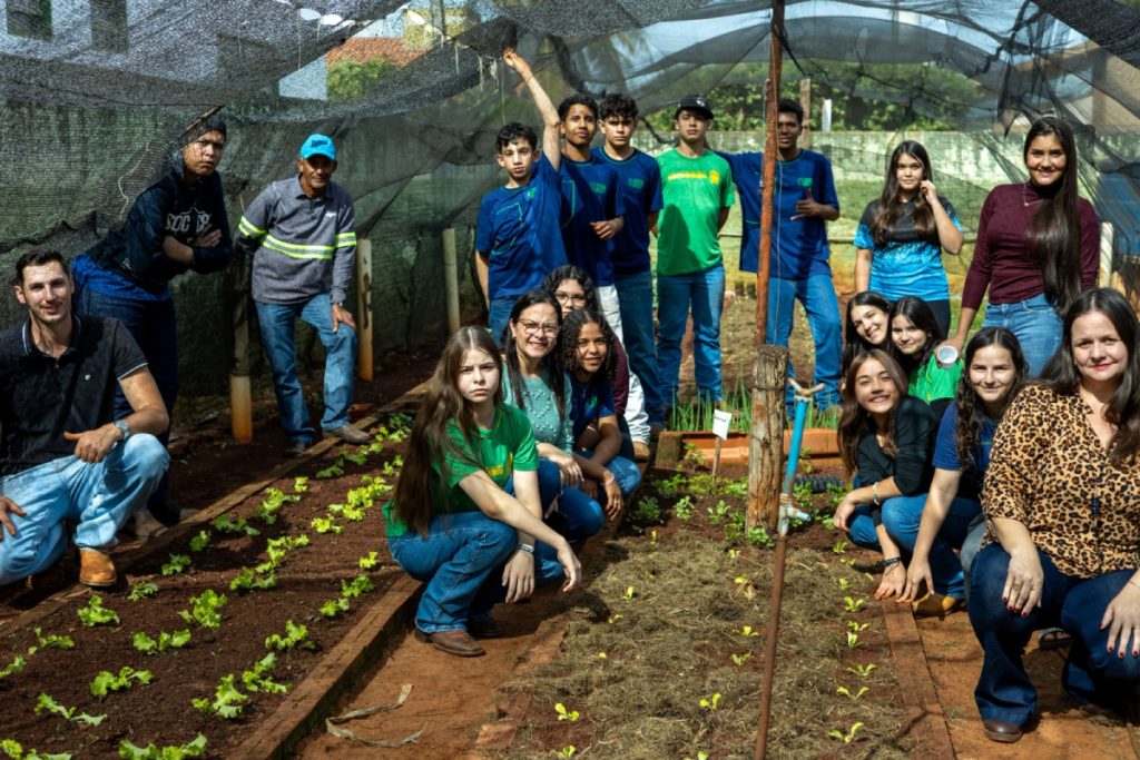 Mais de 250 municípios do PR e MS ganham hortas comunitárias com apoio da Itaipu e do Itaipu Parquetec