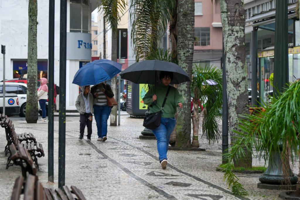 Chuva retorna ao Paraná neste fim de semana, prevê o Simepar