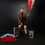 Marc Yann aposta em nostalgia pop e lança “MEUS 16”, single synthpop que revive o primeiro amor colegial