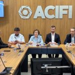 Gleisi Hoffmann debate integração, saúde e desenvolvimento no Codefoz