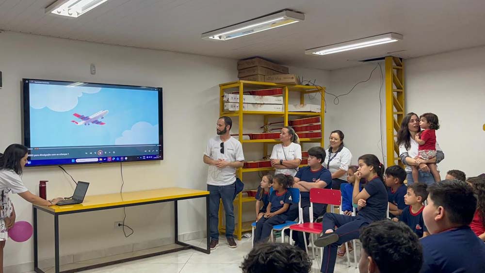 Funcionários do Aeroporto de Foz do Iguaçu se unem em ação voluntária no Núcleo Criança de Valor
